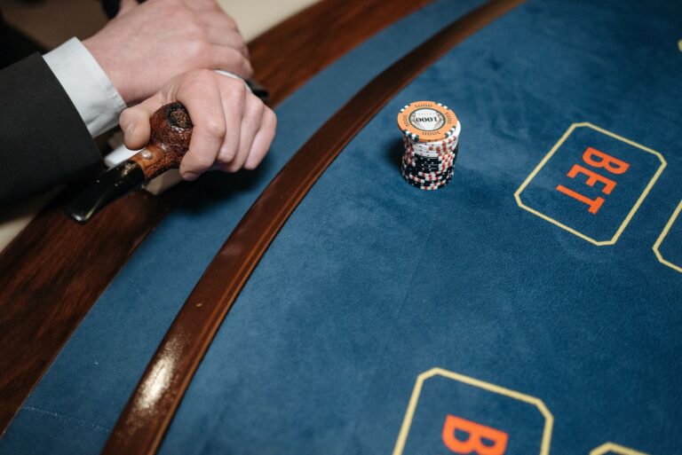 The Unveiling of Crypto Poker: Redefining Online Play with Blockchain's Edge