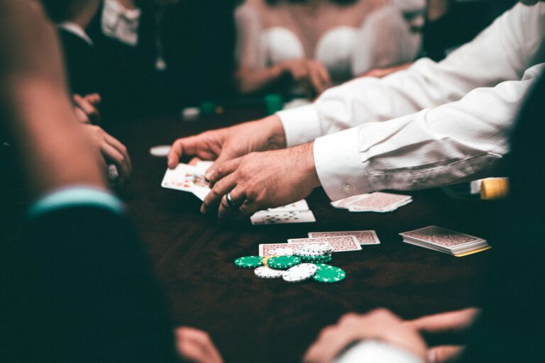 The Architecture of Modern Crypto Poker: A Deep Dive Into Security, Liquidity, and Platform Selection